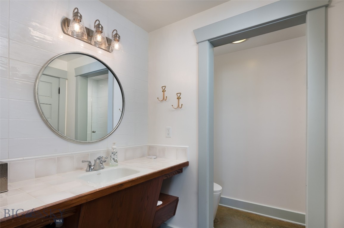 618 Autumn Ridge Road