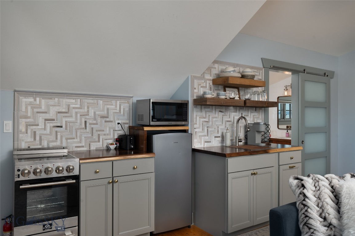 618 Autumn Ridge Road