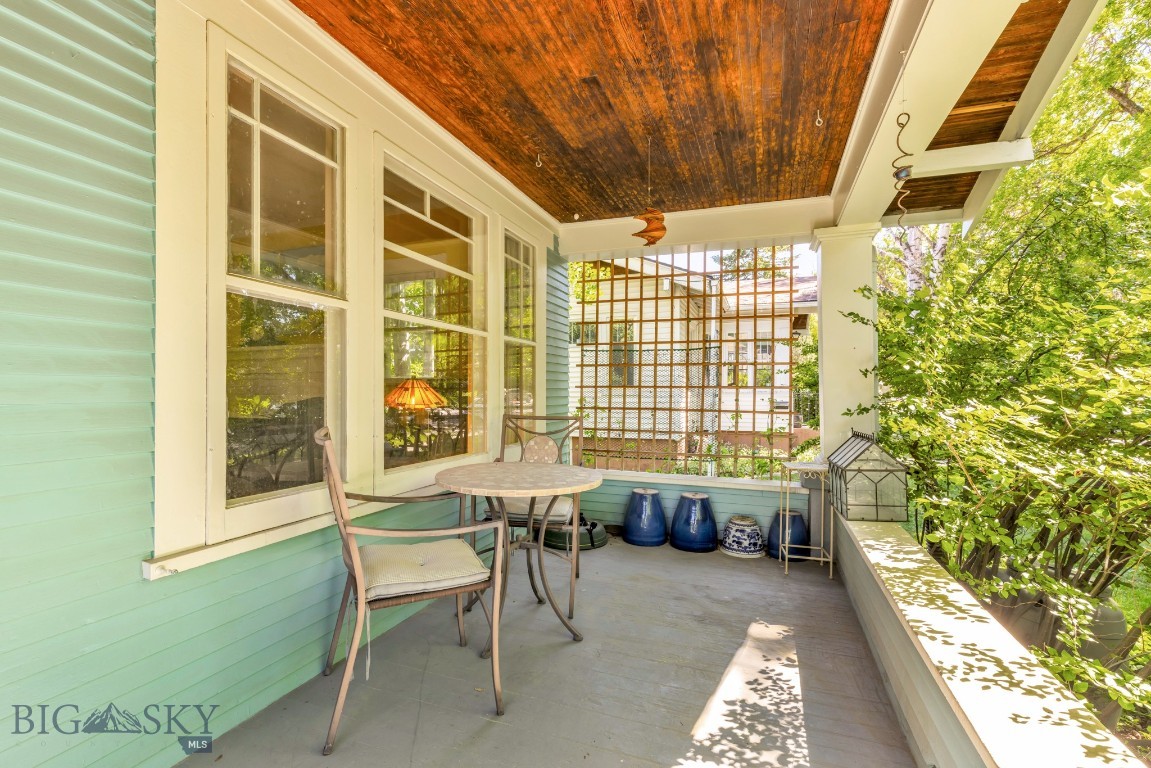602 S 6th Avenue