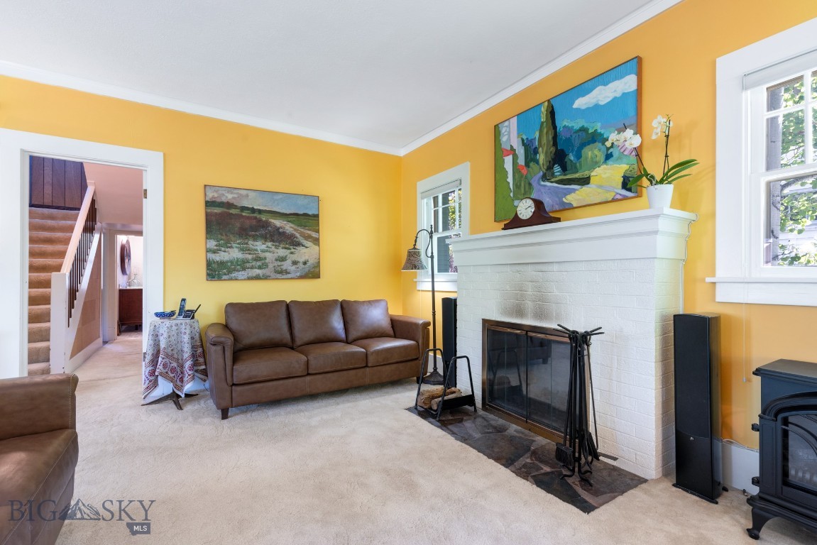 602 S 6th Avenue