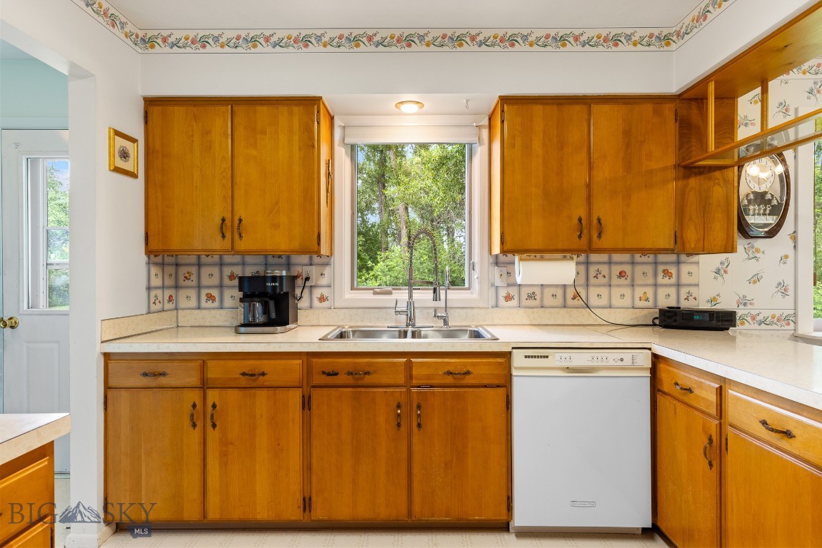 327 Dovetail Lane