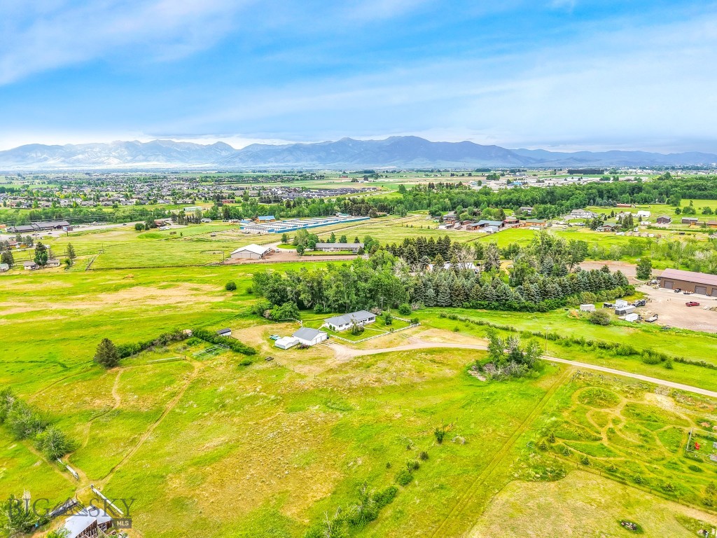 327 Dovetail Lane