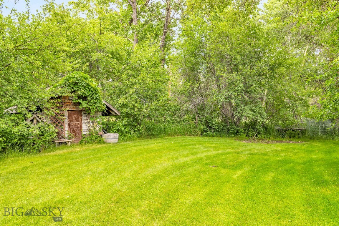 327 Dovetail Lane
