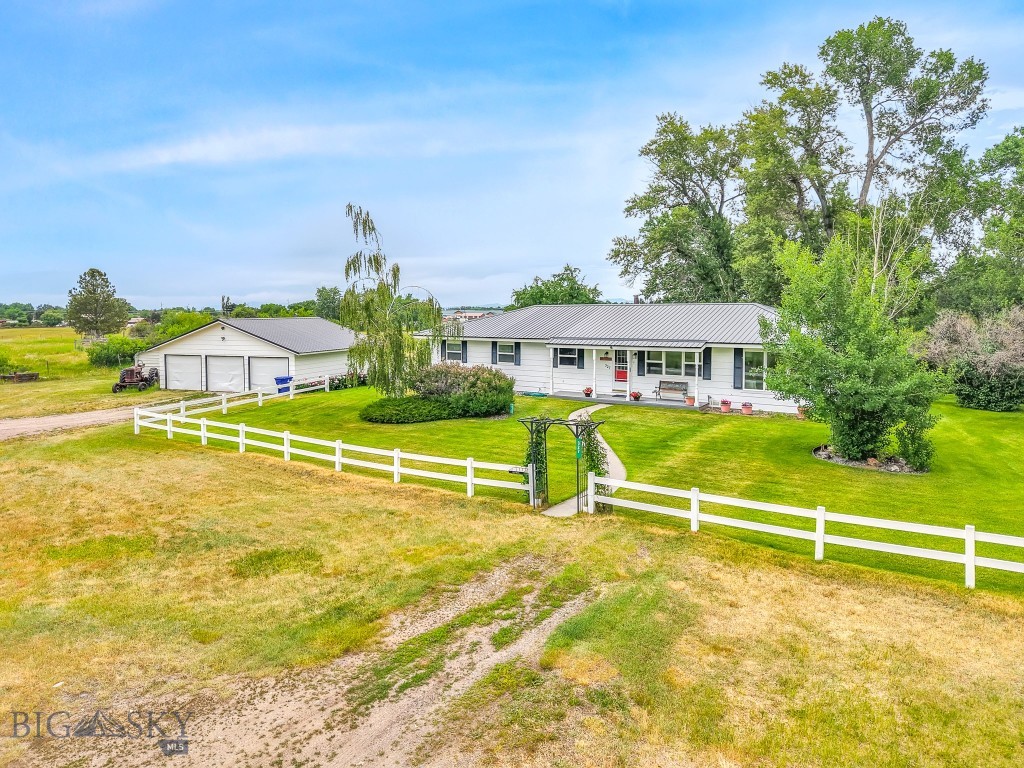 327 Dovetail Lane