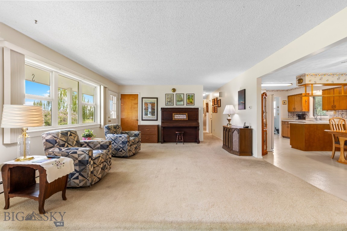 327 Dovetail Lane