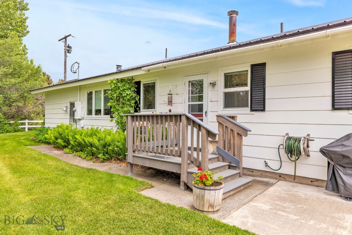 327 Dovetail Lane