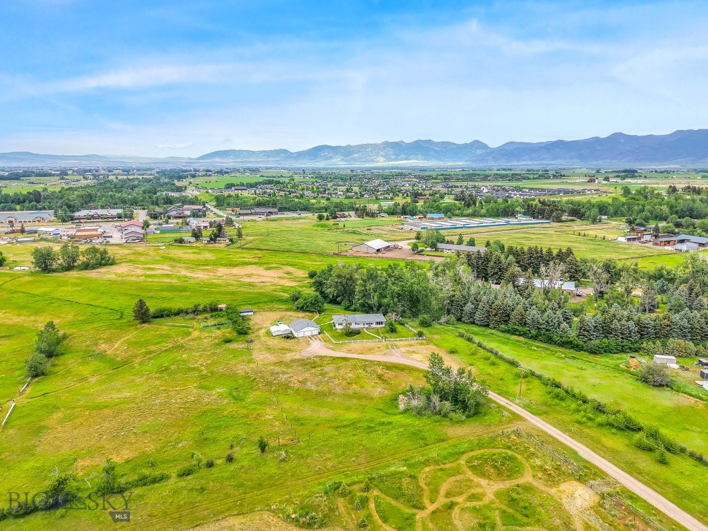327 Dovetail Lane