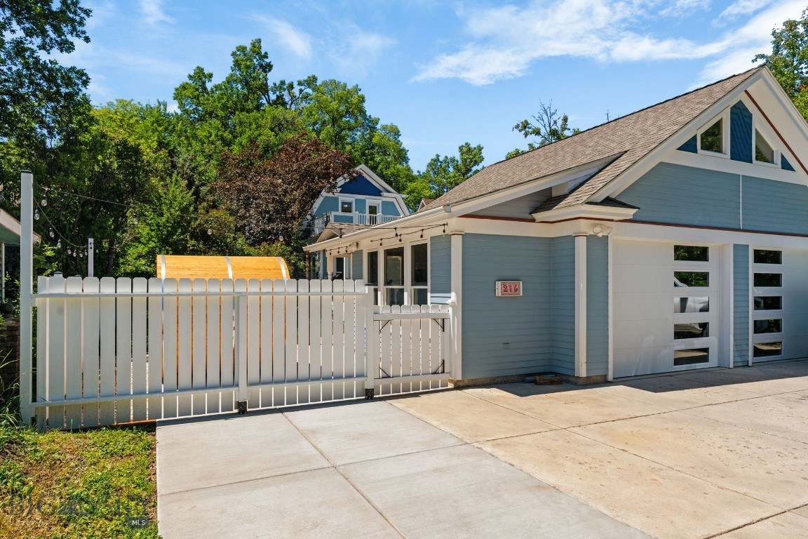 216 S 3rd Avenue