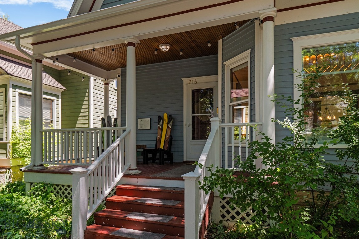 216 S 3rd Avenue