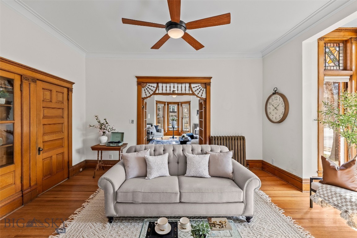 319 S Willson