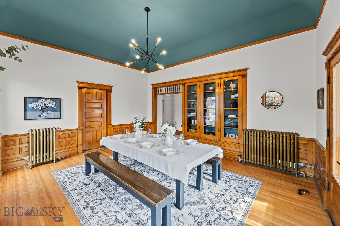 319 S Willson