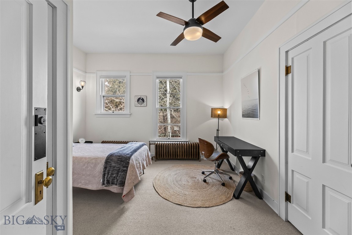 319 S Willson