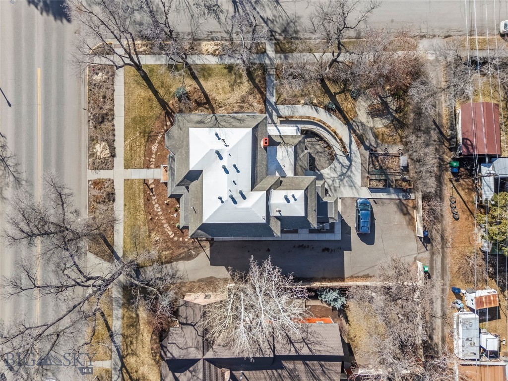 319 S Willson