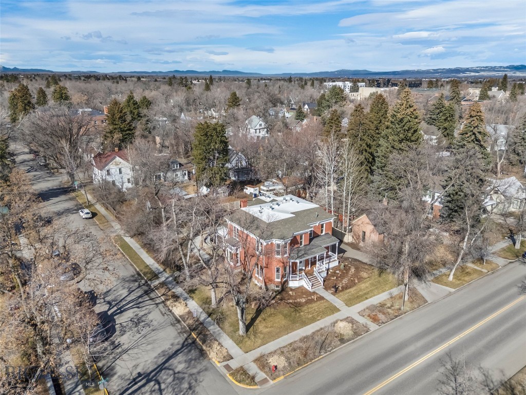 319 S Willson