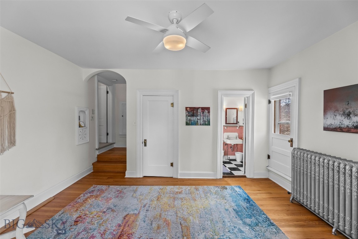 319 S Willson
