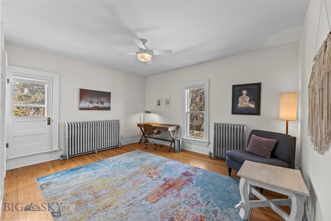 319 S Willson