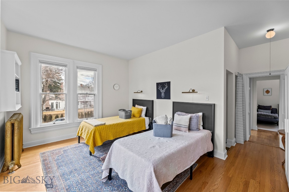319 S Willson