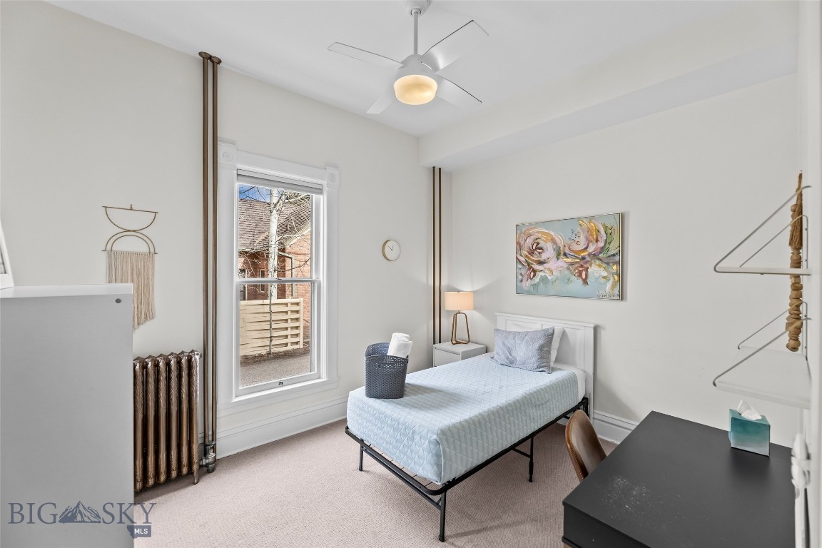 319 S Willson