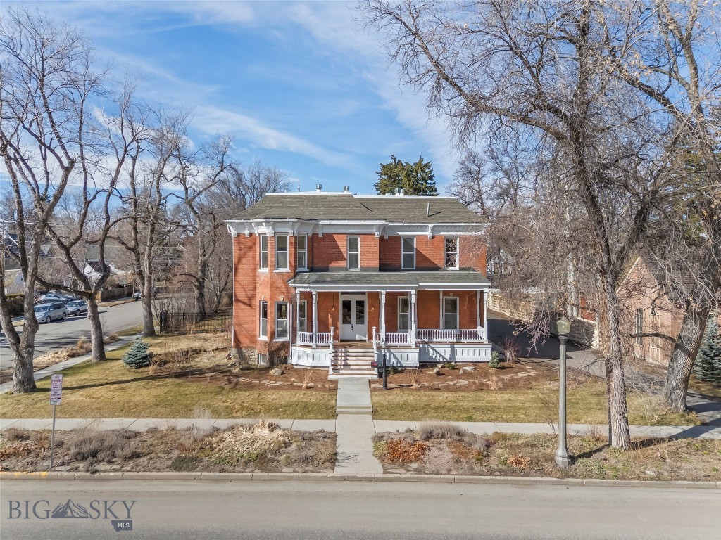 319 S Willson