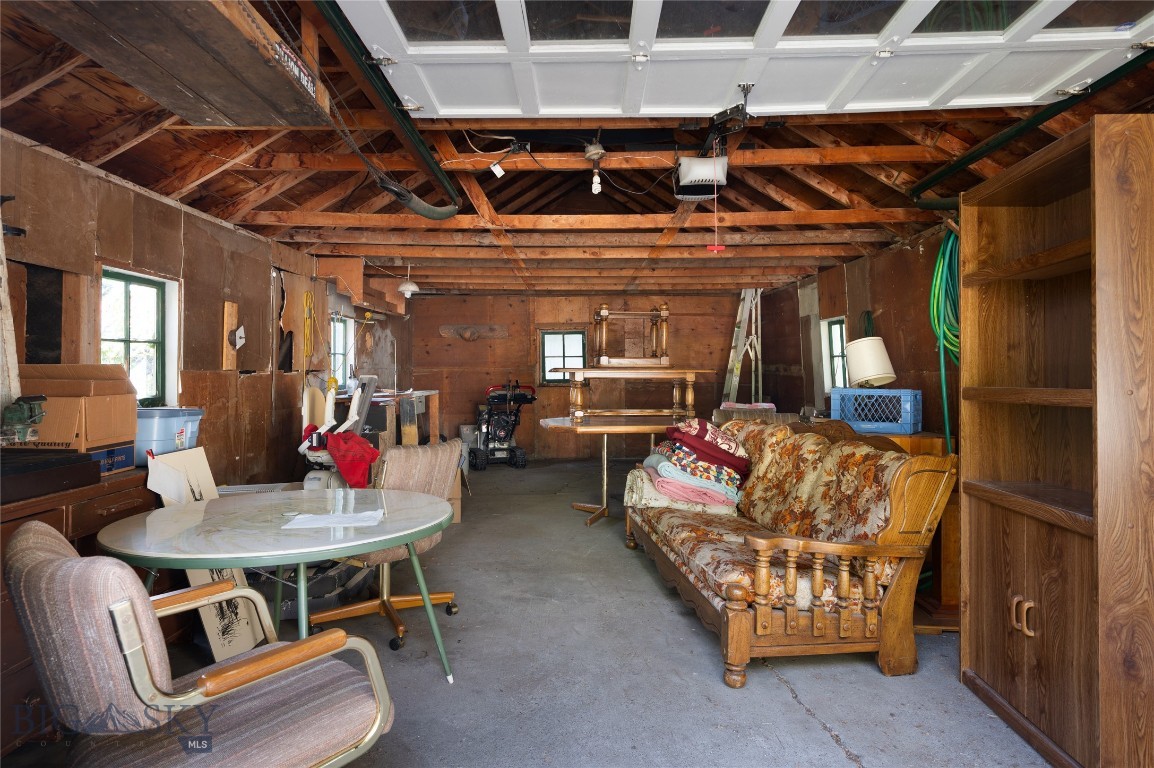 711 N Bozeman Avenue