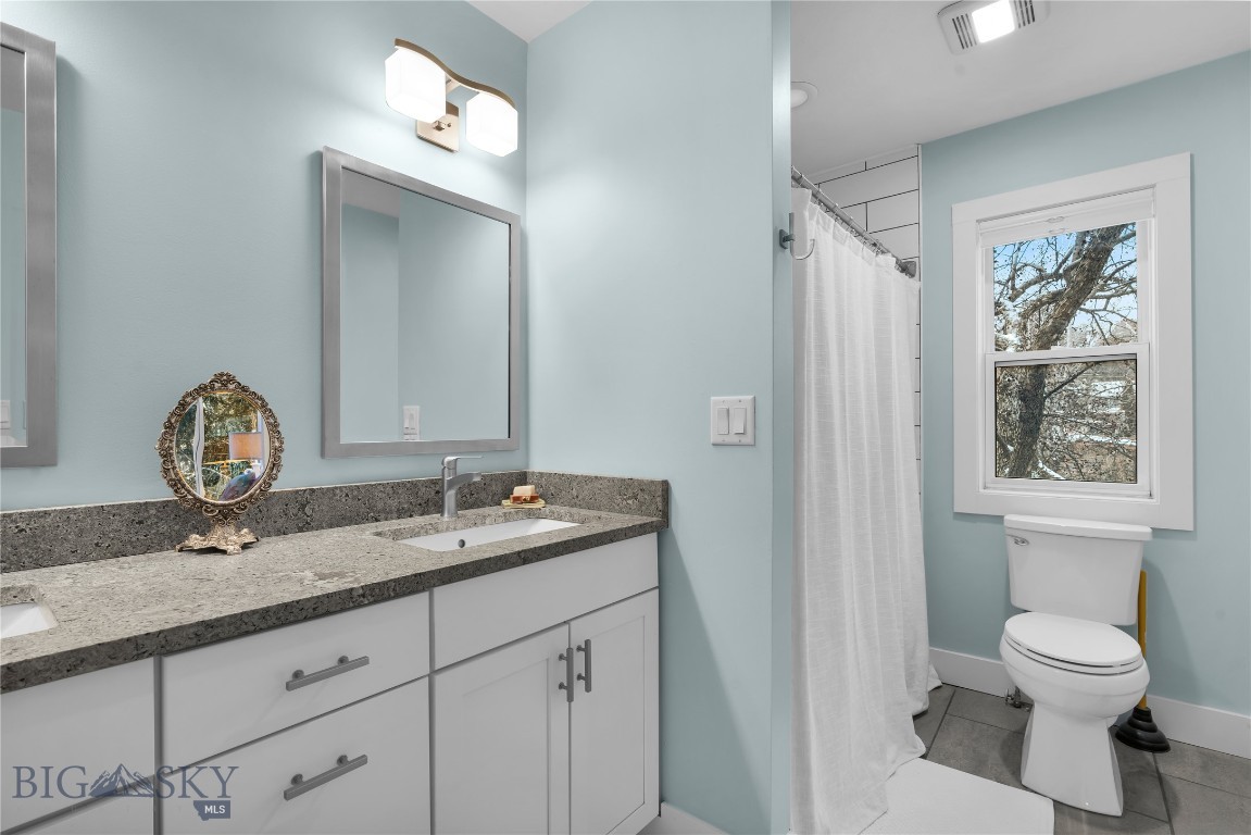 102 E College Street 1