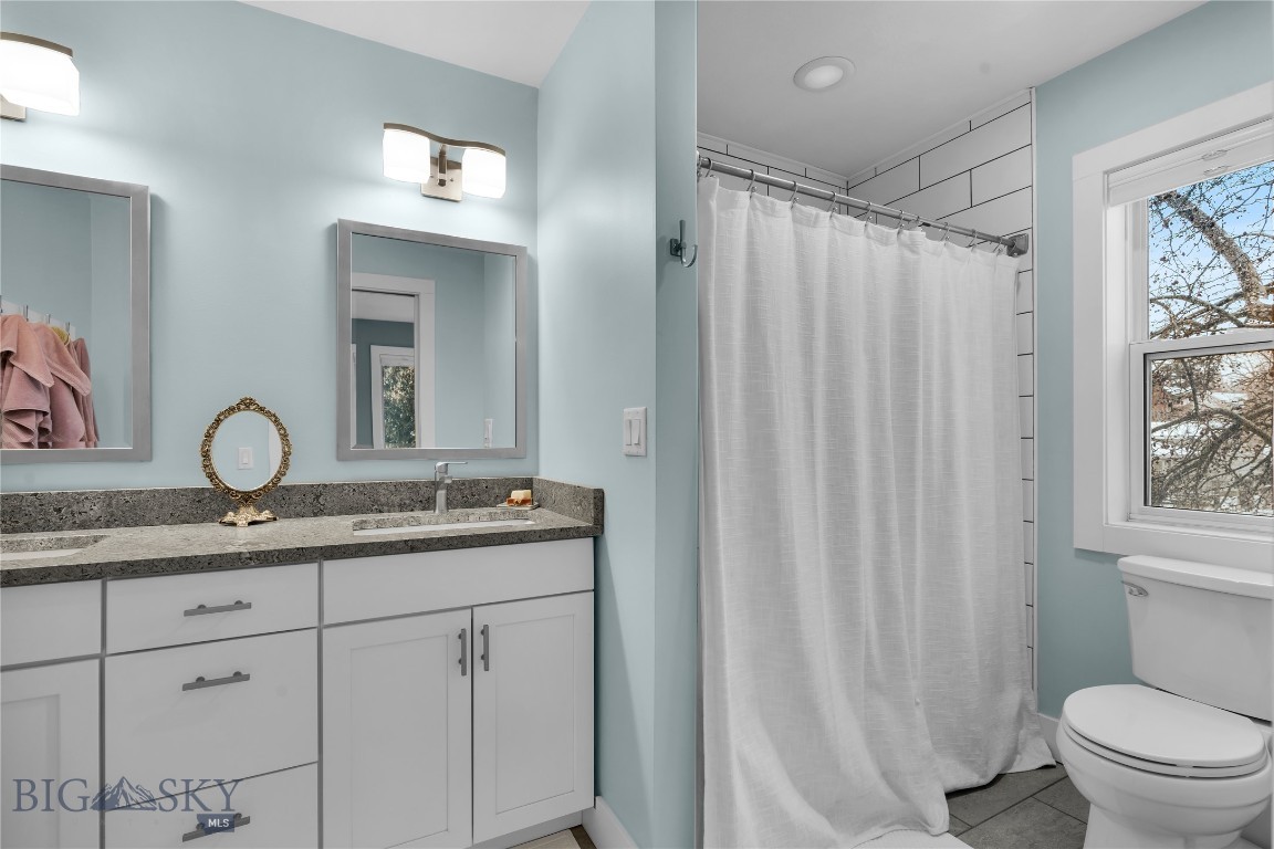 102 E College Street 1