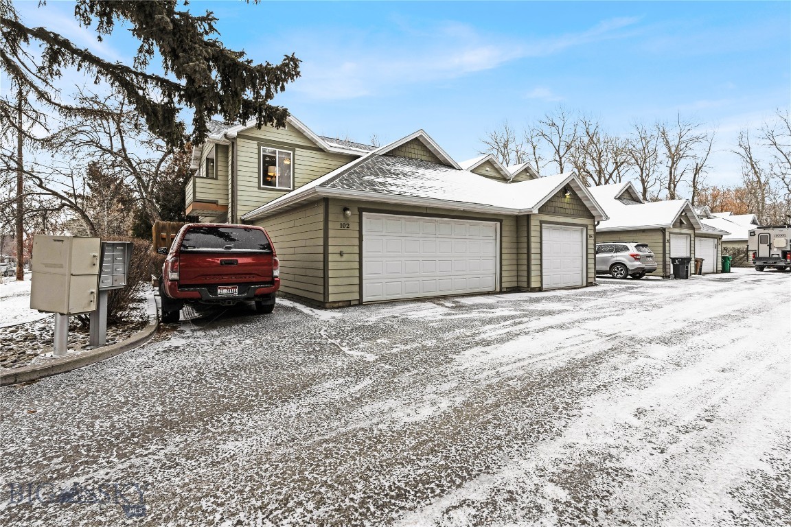 102 E College Street 1