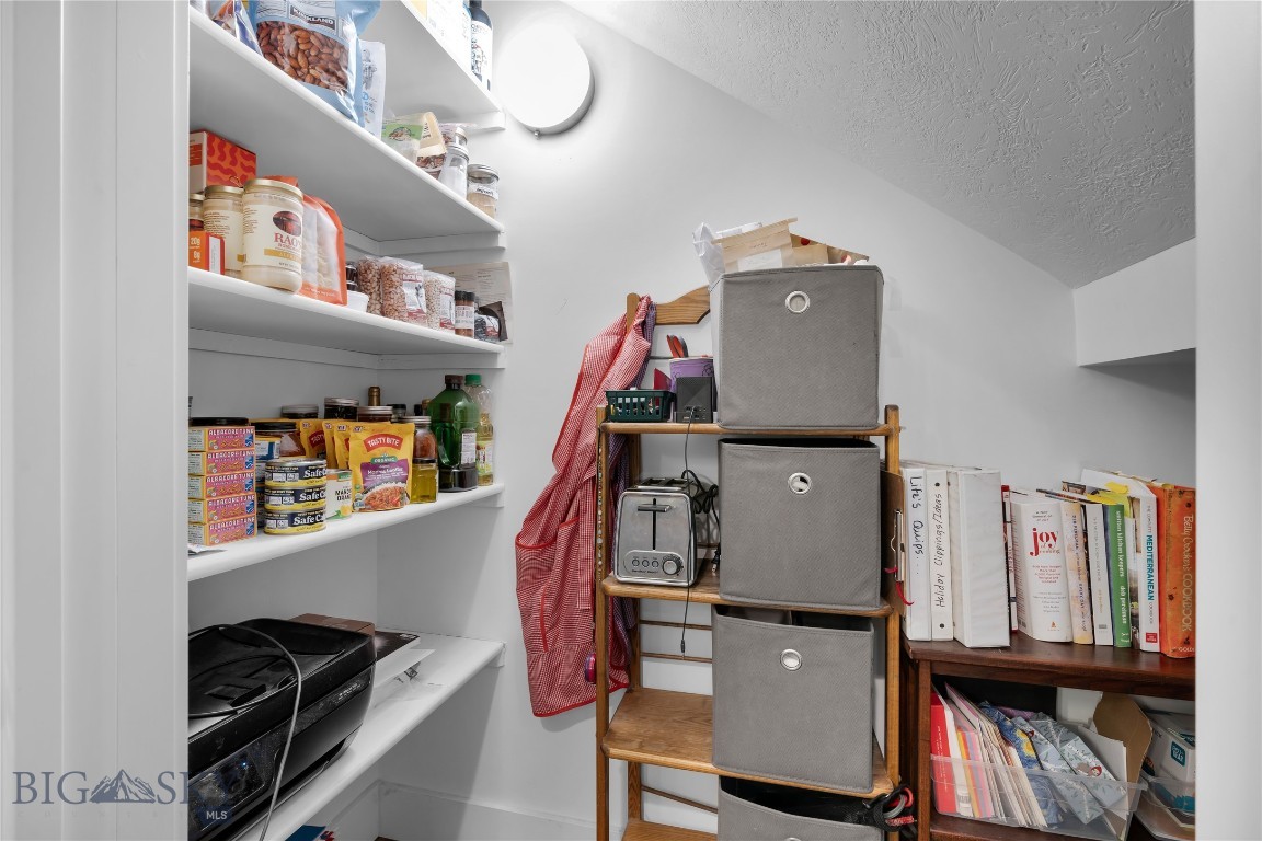 102 E College Street 1