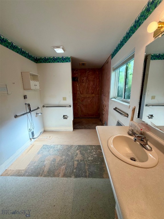 1127 N Cedarview