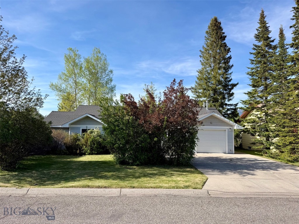 1127 N Cedarview
