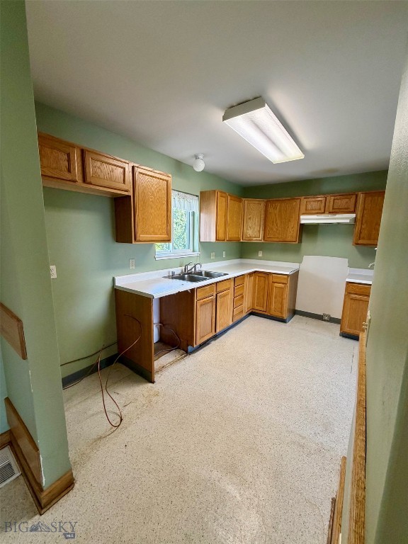 1127 N Cedarview
