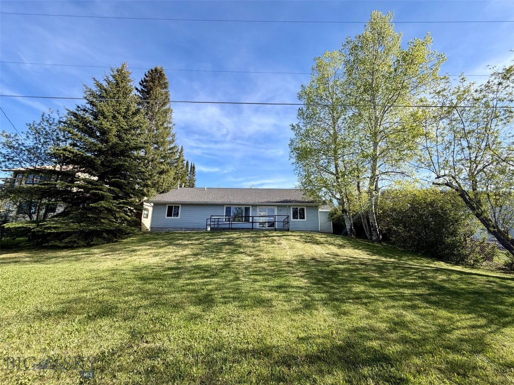 1127 N Cedarview