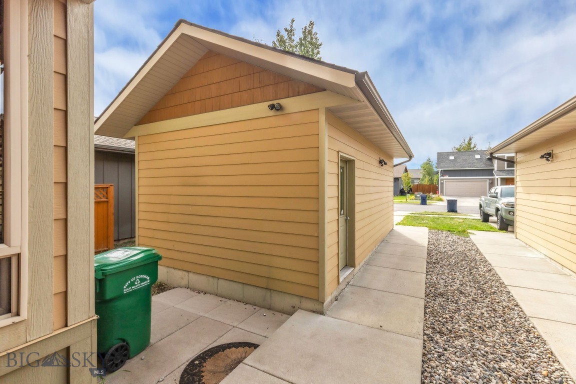 3809 Laduke Street
