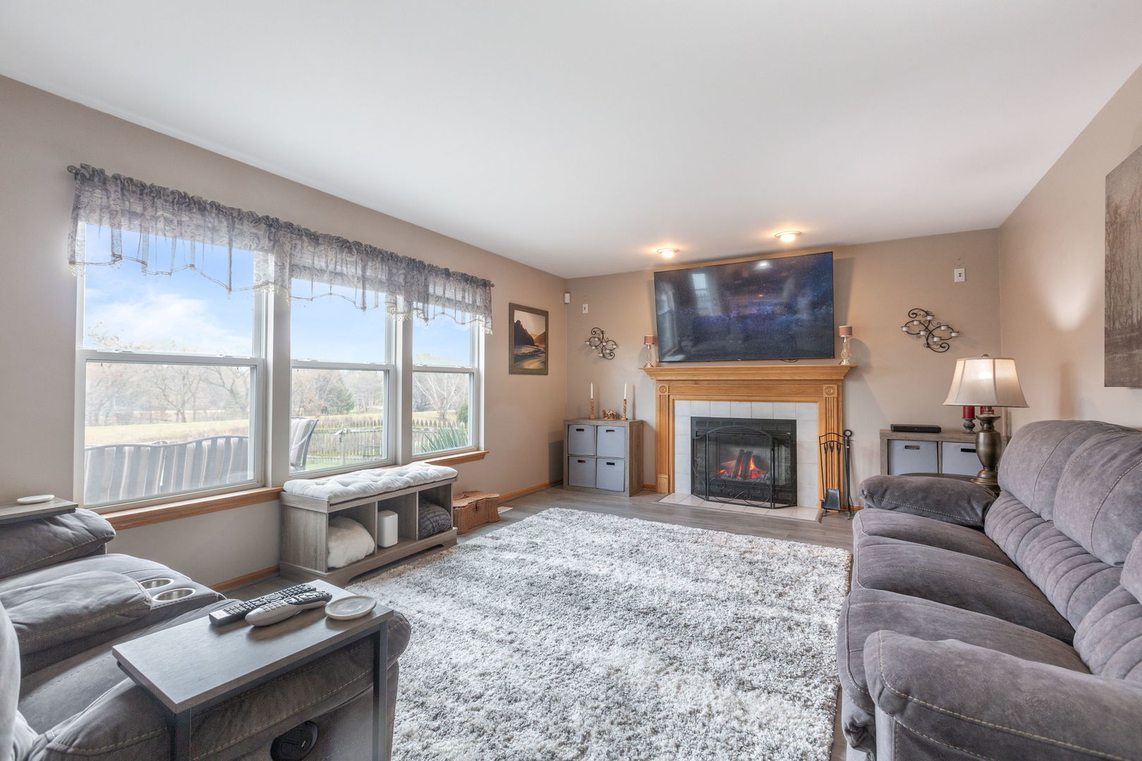 105 N Inverness Court