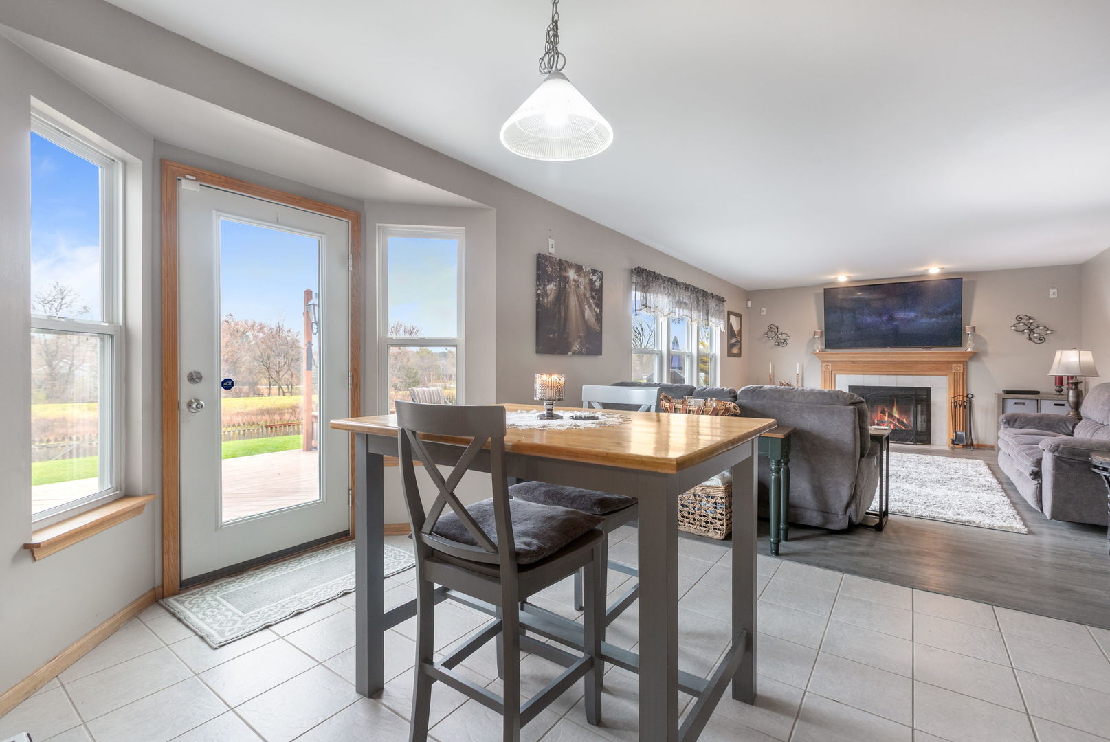 105 N Inverness Court