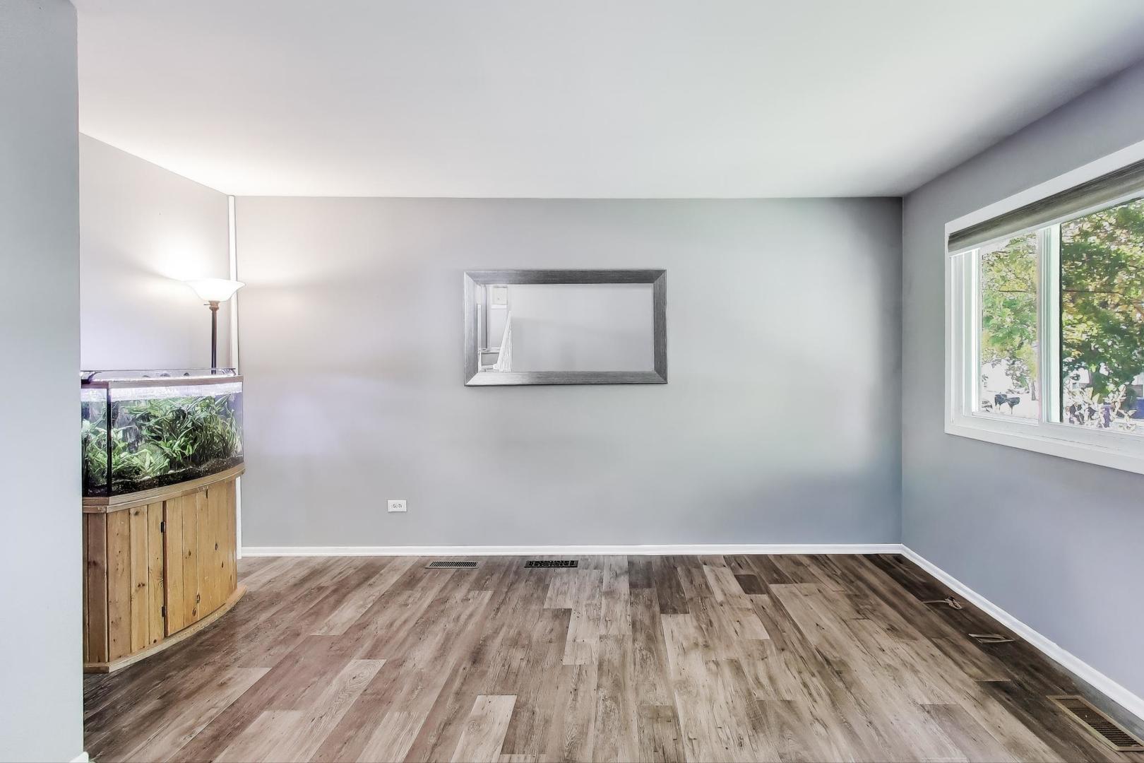 37411 N Fairview Lane