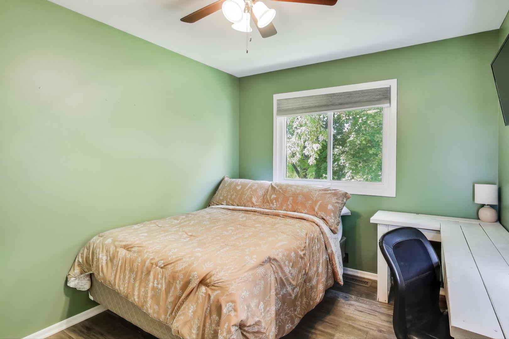 37411 N Fairview Lane