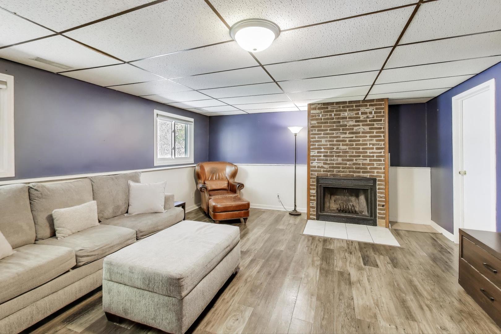 37411 N Fairview Lane