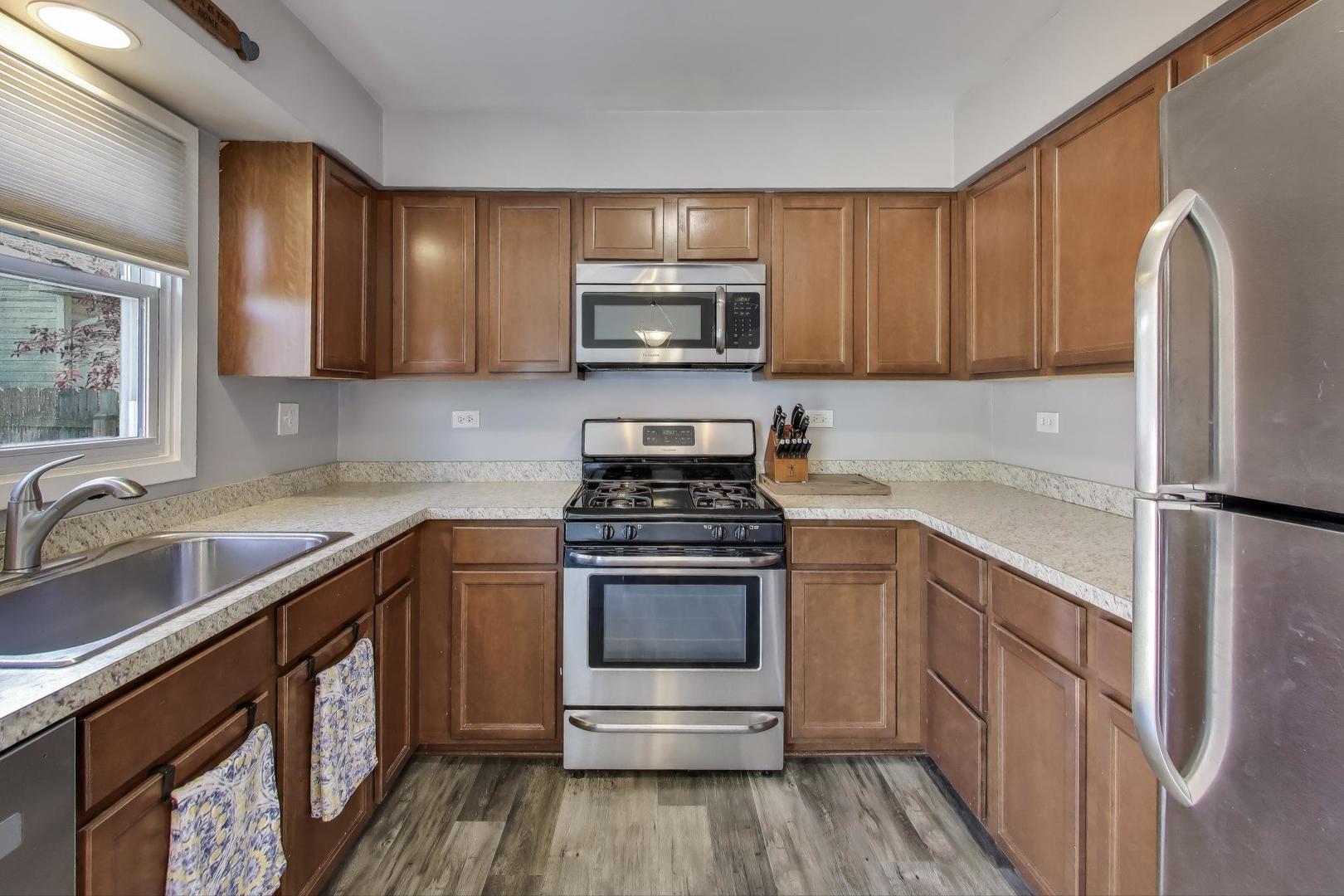 37411 N Fairview Lane