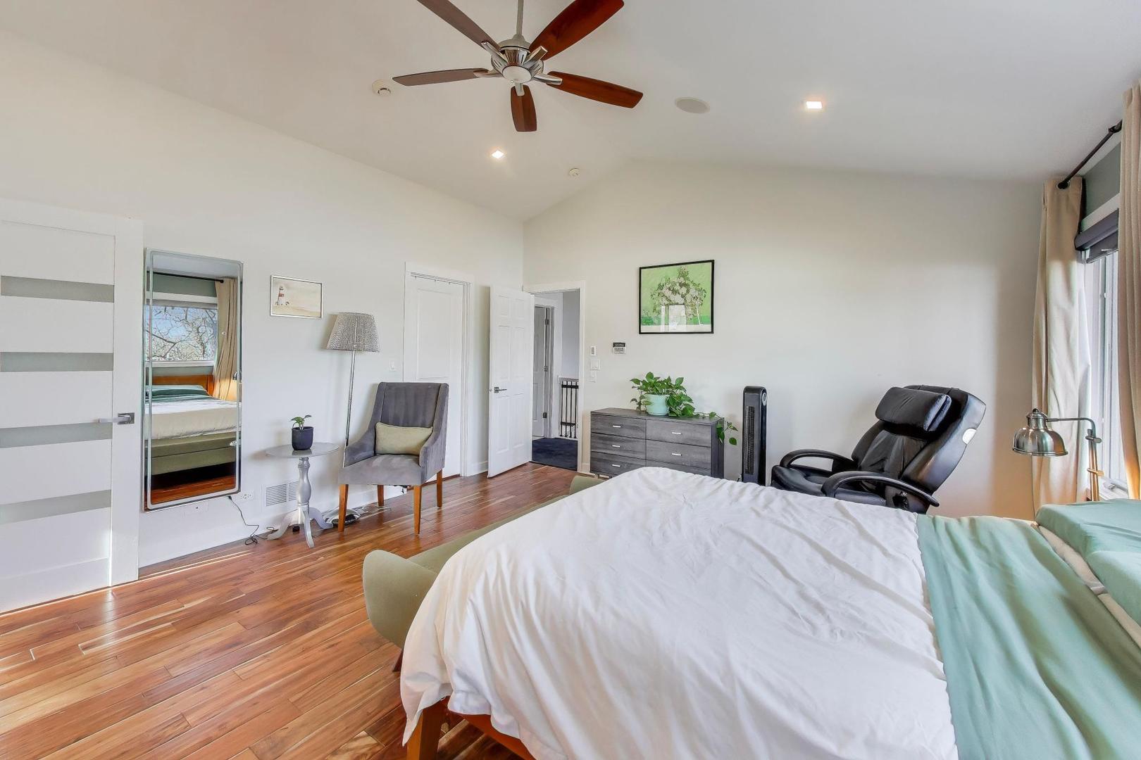 42429 N Woodbine Avenue