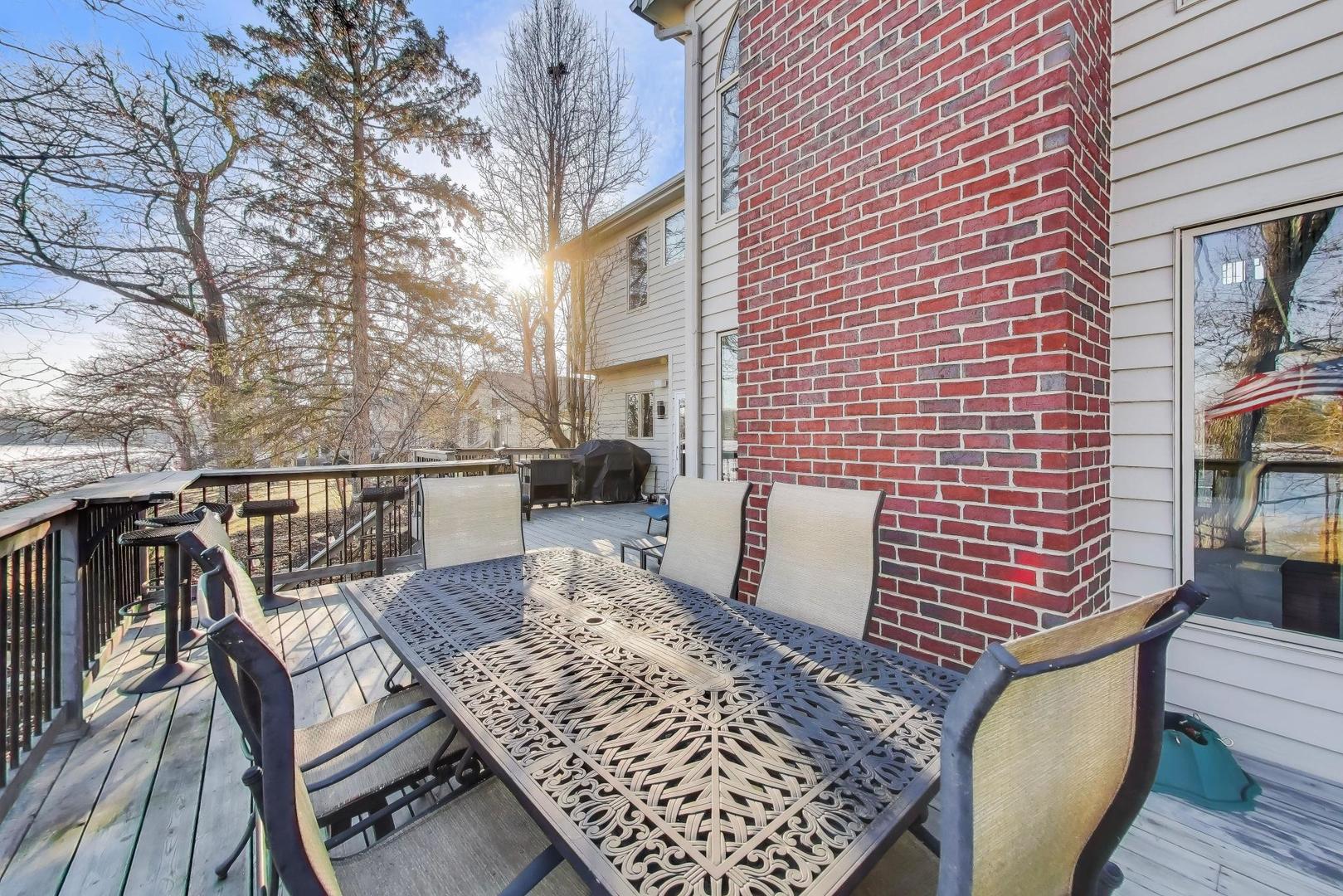 42429 N Woodbine Avenue