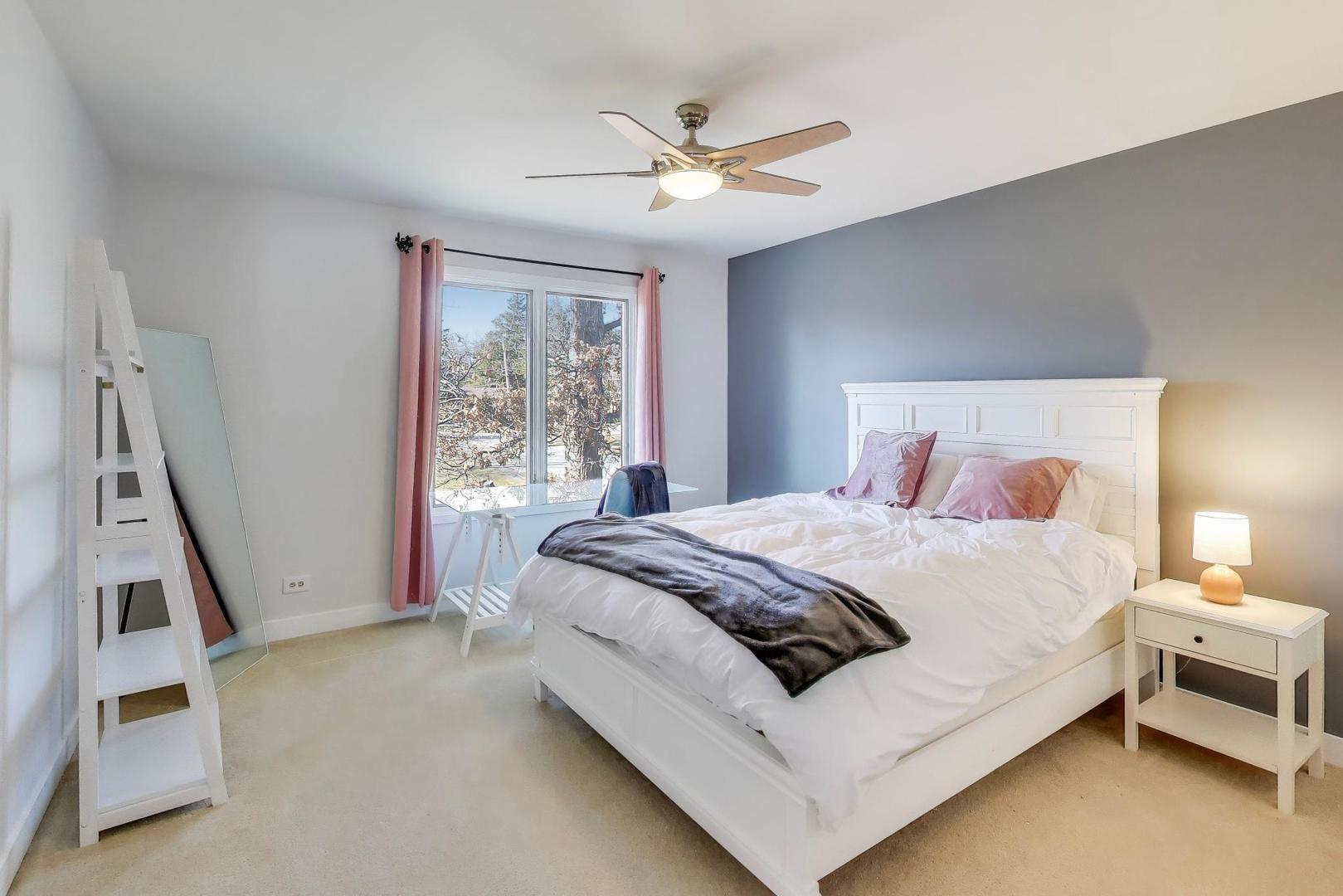 42429 N Woodbine Avenue