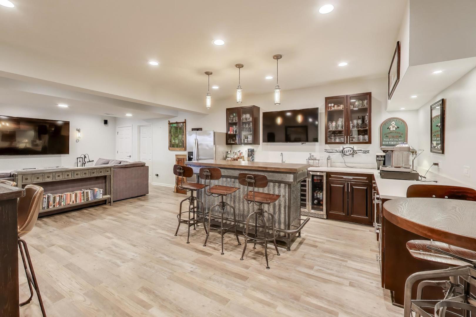 42429 N Woodbine Avenue