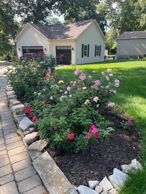 42429 N Woodbine Avenue