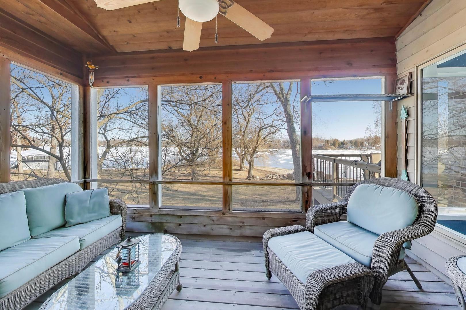 42429 N Woodbine Avenue