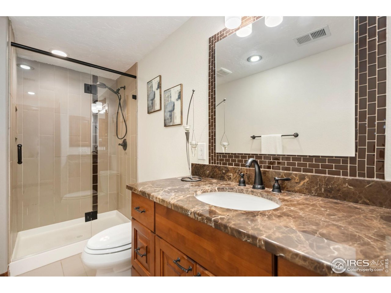 16 S Mountain View Dr