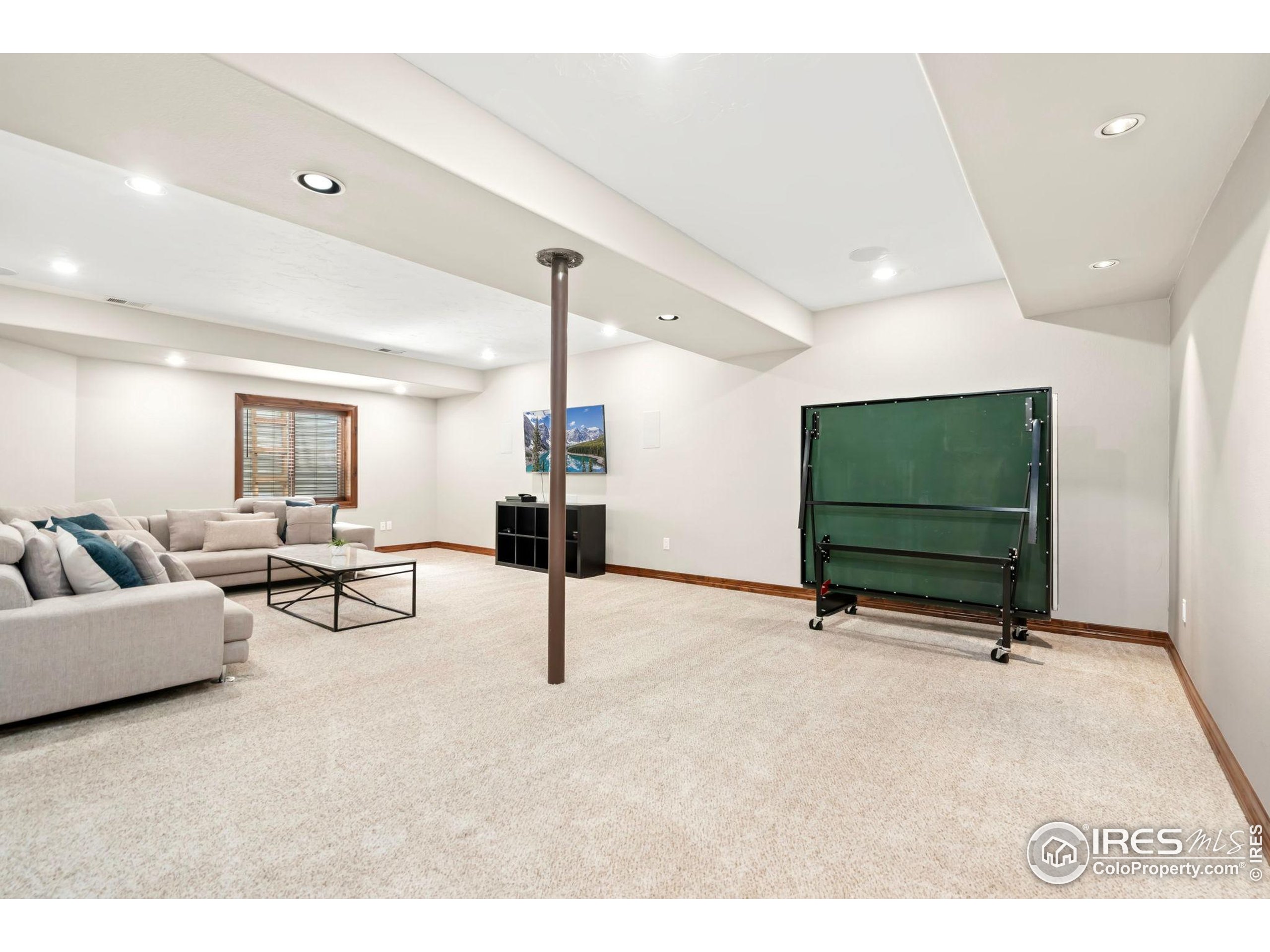 16 S Mountain View Dr