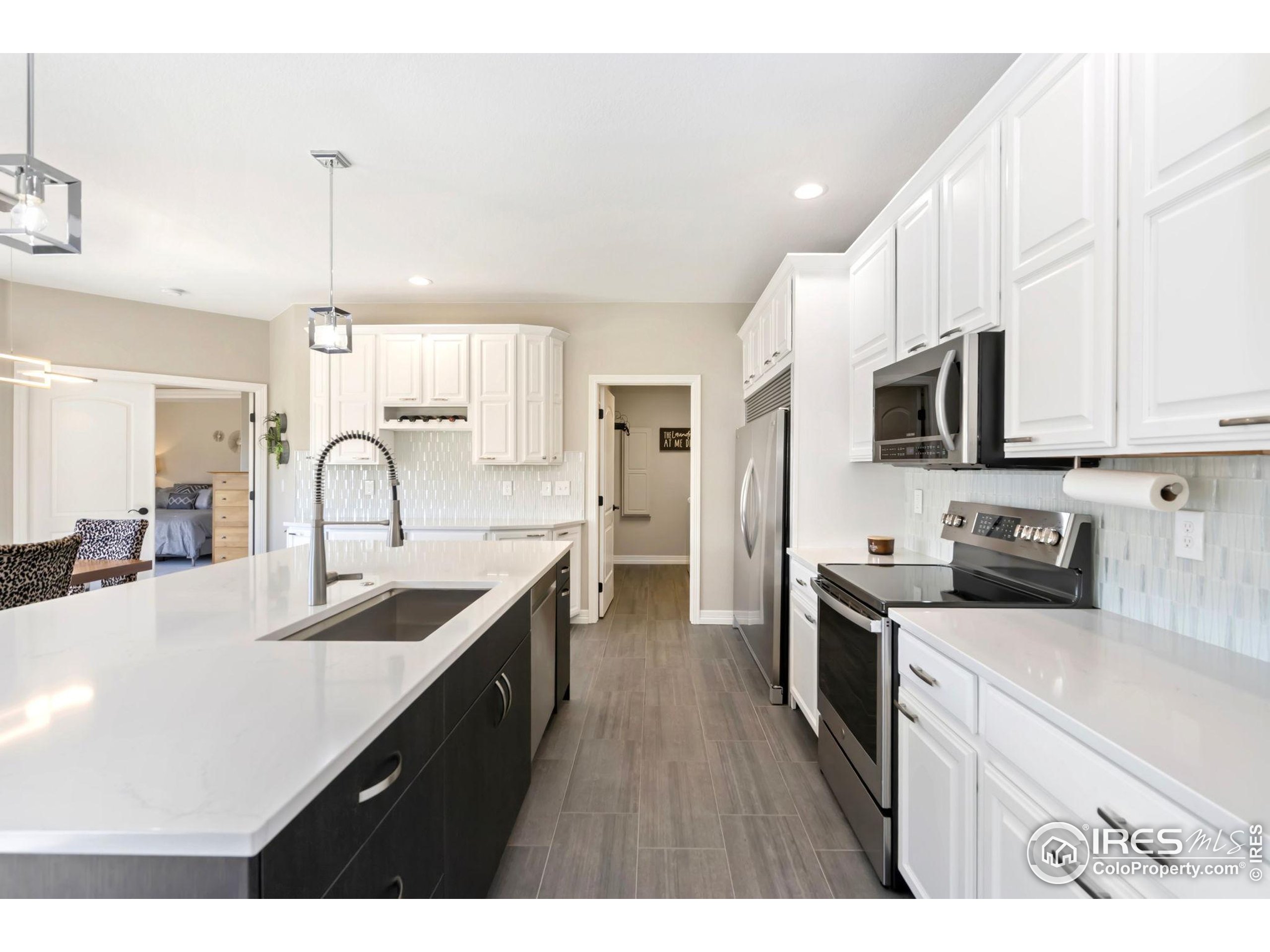 16 S Mountain View Dr