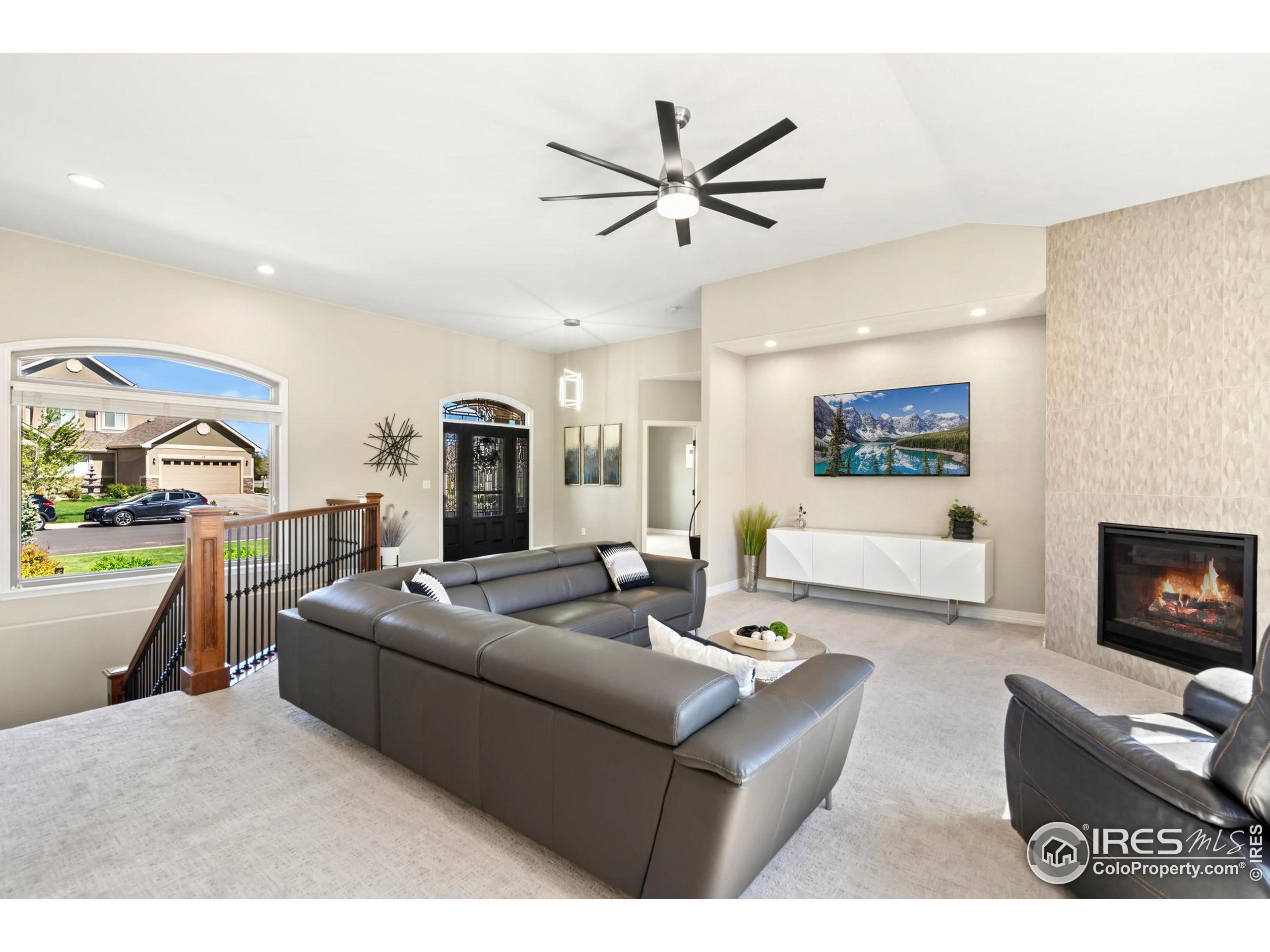 16 S Mountain View Dr