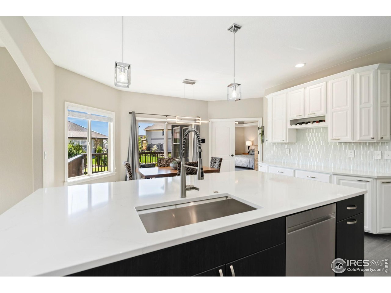 16 S Mountain View Dr